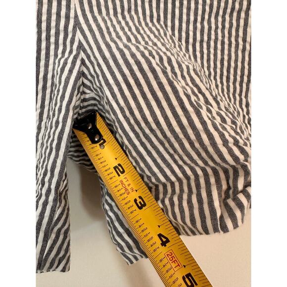 Banana Republic Size 0 White & Gray Vacay Preppy Striped Seersucker Short Summer - Picture 9 of 10